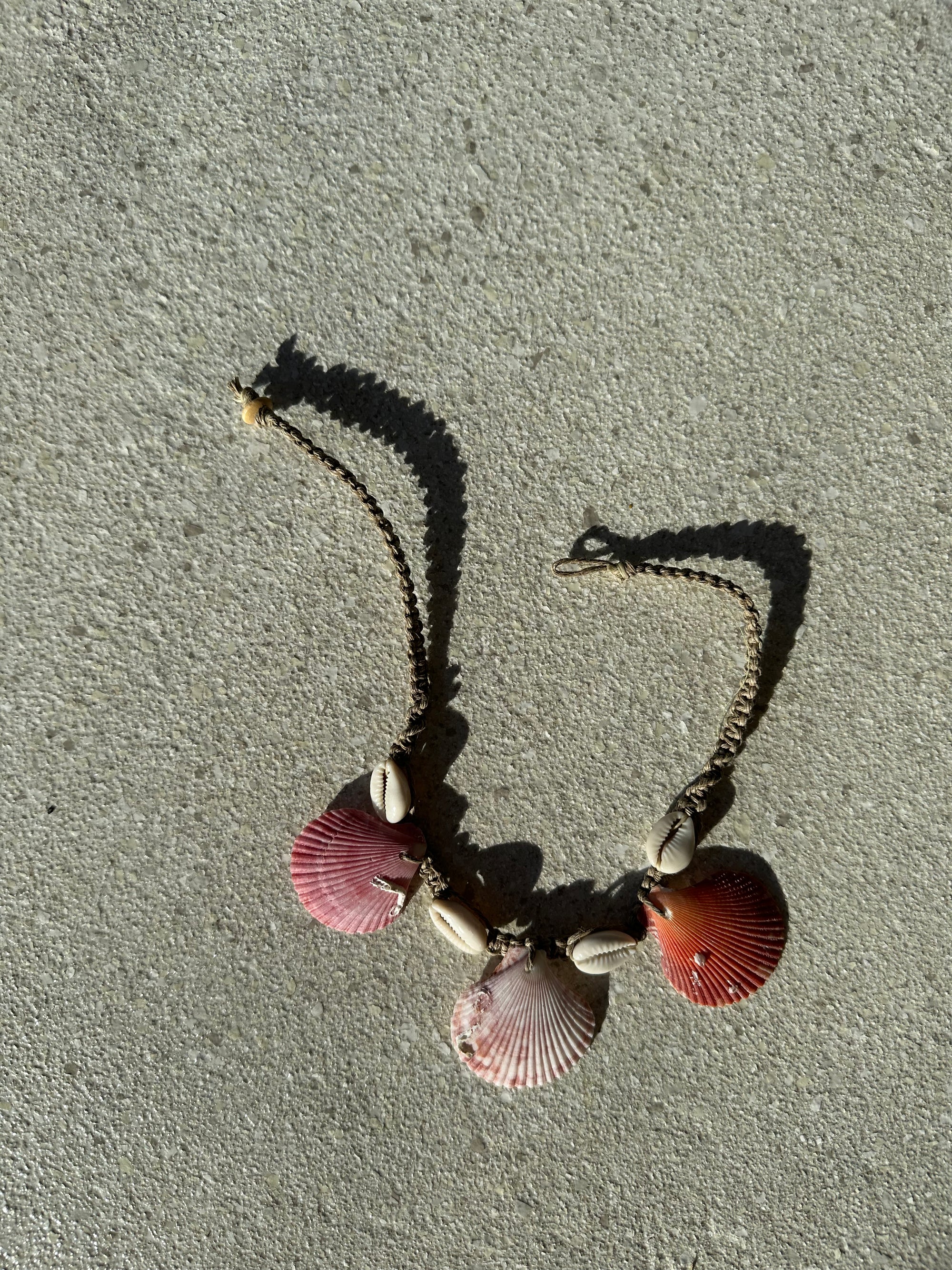 MIXED SHELL NECKLACE